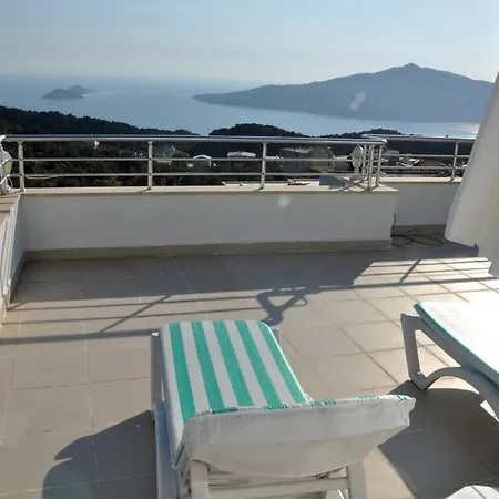 Terasda Doga,Deniz,Guenesbatisini Seyredebilirsiniz * Kalkan