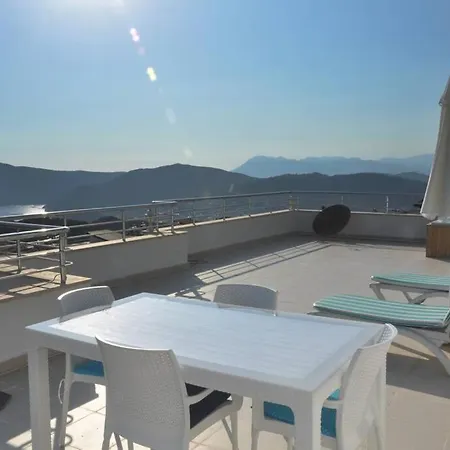Terasda Doga,Deniz,Guenesbatisini Seyredebilirsiniz