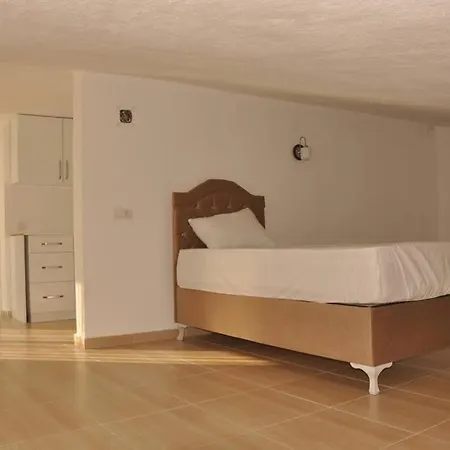Terasda Doga,Deniz,Guenesbatisini Seyredebilirsiniz Kalkan
