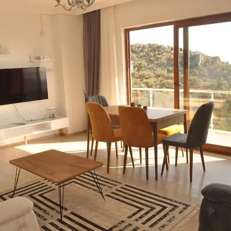 Terasda Doga,Deniz,Guenesbatisini Seyredebilirsiniz Kalkan