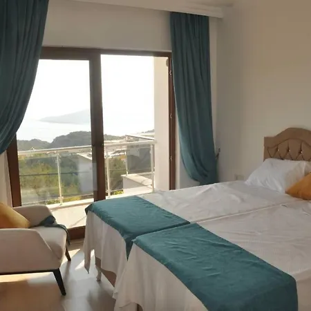 Terasda Doga,Deniz,Guenesbatisini Seyredebilirsiniz