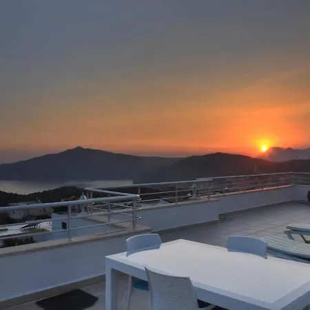Terasda Doga,Deniz,Guenesbatisini Seyredebilirsiniz *